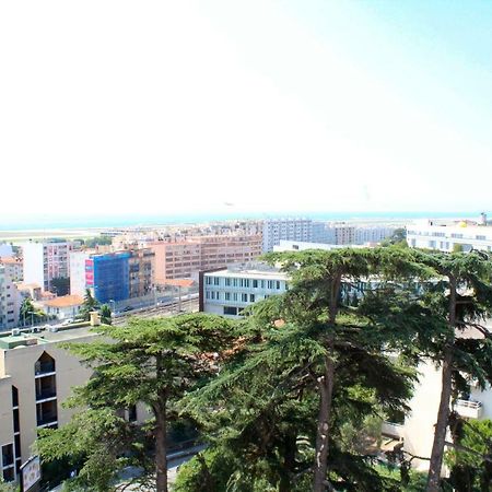 Nice Apartment Bagian luar foto